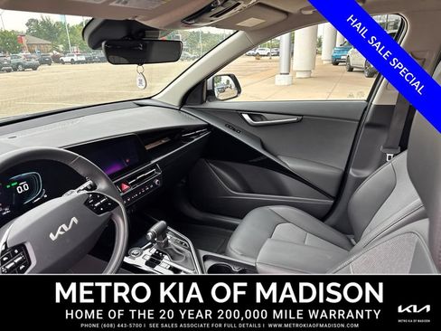 Used 2025 Kia Niro EX Touring FWD image 14