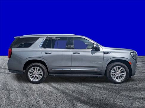 Used 2022 GMC Yukon SLT w/ SLT Luxury Package image 3