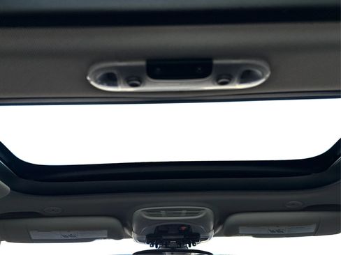 Used 2018 MINI Cooper 4-Door Hardtop FWD image 21