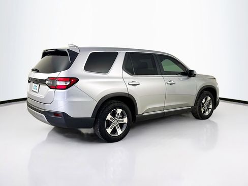 Used 2025 Honda Pilot EX-L image 8