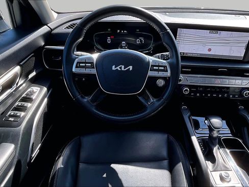 Used 2025 Kia Telluride S FWD image 6