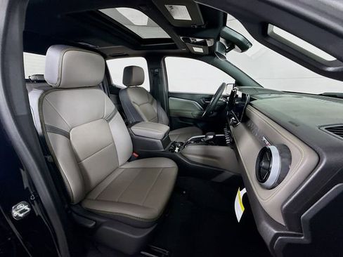 New 2026 Chevrolet Colorado ZR2 w/ Technology Package image 32