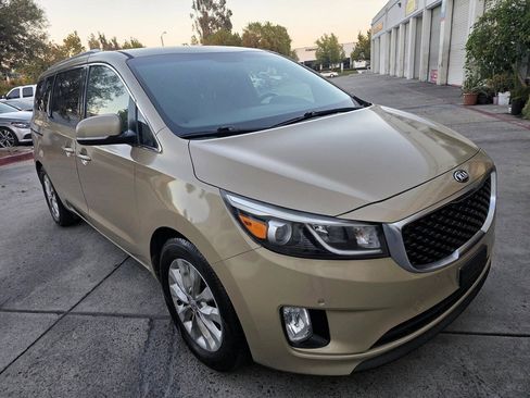 Used 2018 Kia Sedona EX FWD image 4