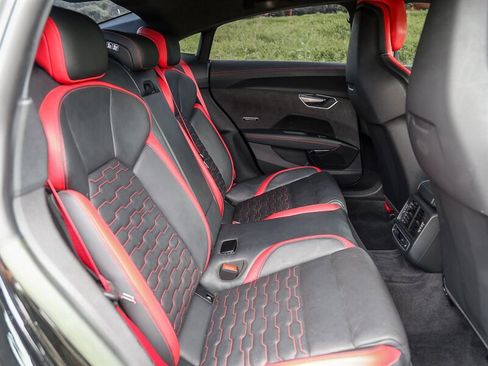 Used 2023 Audi RS e-tron GT image 31