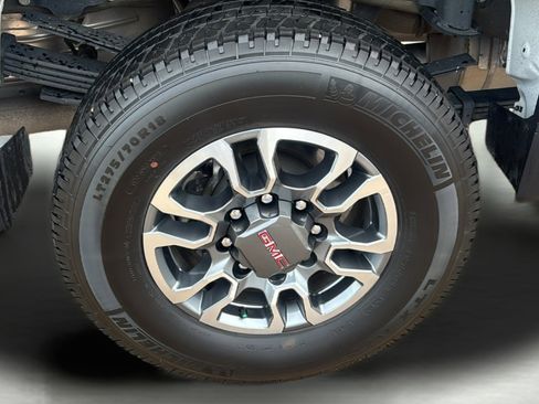 Used 2024 GMC Sierra 3500 SLE w/ SLE Convenience Package image 11