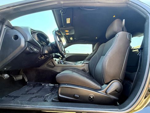 Used 2018 Dodge Challenger SXT w/ Blacktop Package image 10