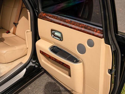 Used 2014 Rolls-Royce Ghost image 26