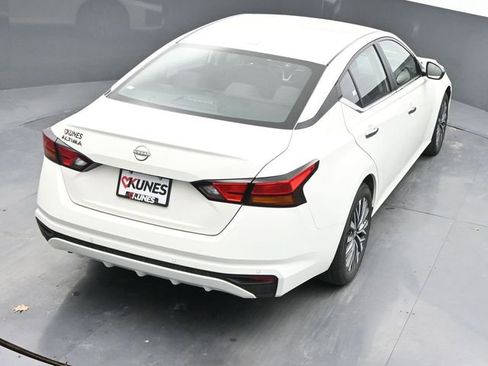 Used 2025 Nissan Altima 2.5 SV image 40