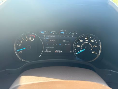 Used 2018 Ford F150 Lariat w/ Equipment Group 502A Luxury AWD/4WD image 14