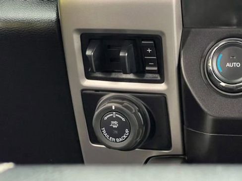 Used 2020 Ford F250 Lariat w/ Lariat Value Package image 38