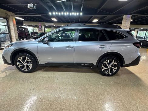 Used 2022 Subaru Outback Limited w/ Tech Package 2 AWD/4WD image 4