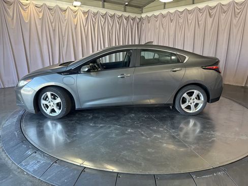 Used 2017 Chevrolet Volt LT FWD image 7