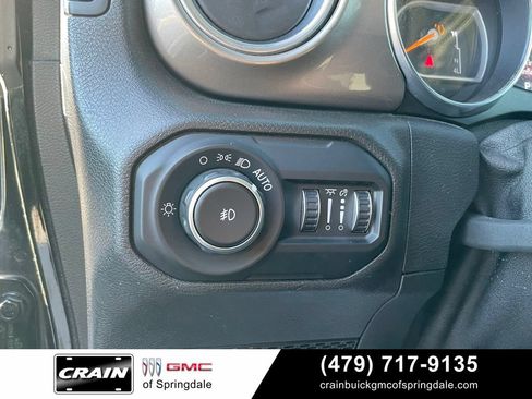 Used 2021 Jeep Wrangler Unlimited Sahara AWD/4WD image 12