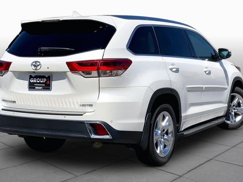 Used 2019 Toyota Highlander Limited FWD image 13