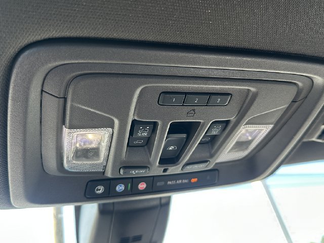 Used 2022 GMC Sierra 2500 Denali w/ Denali Ultimate Package AWD/4WD image 36