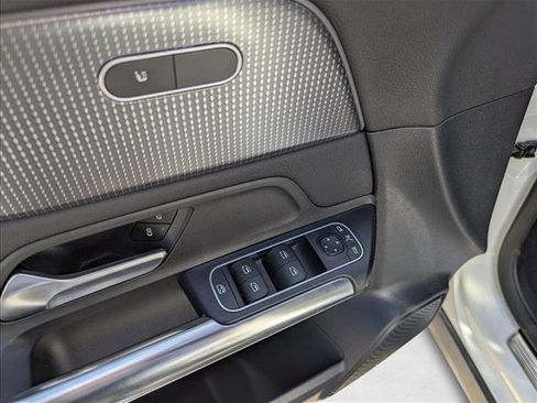 Used 2022 Mercedes-Benz GLA 250 4MATIC w/ Premium Package Lite image 17