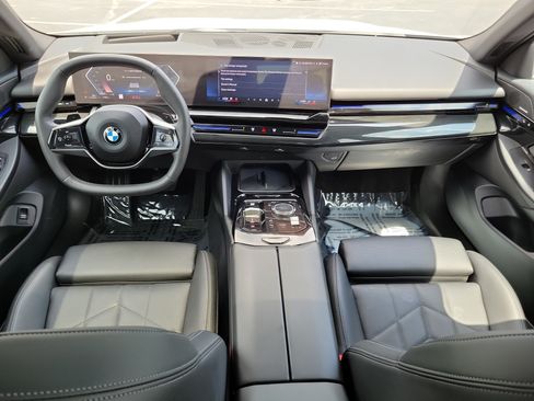 Used 2024 BMW 530i xDrive AWD/4WD image 14