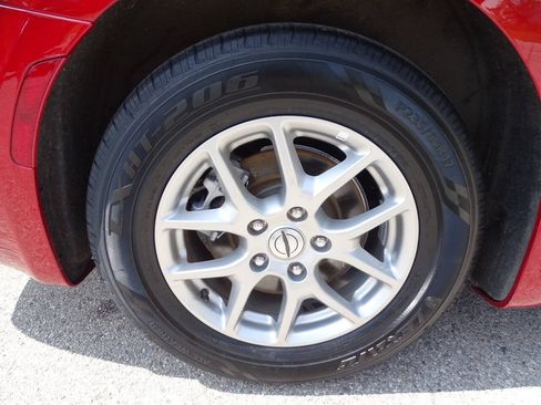 Used 2024 Chrysler Pacifica Touring-L FWD image 48