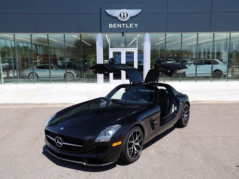 Used 2015 Mercedes-Benz SLS AMG GT Final Edition image 18
