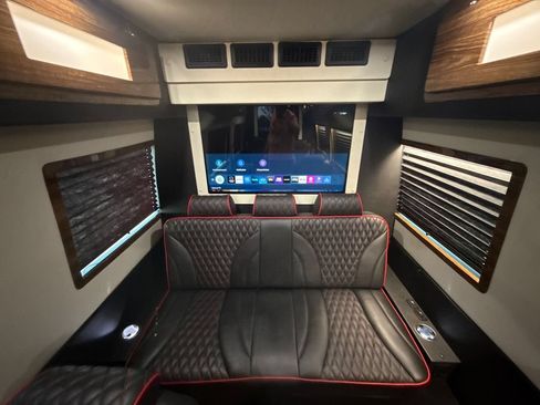 Used 2021 Mercedes-Benz Sprinter 2500 w/ Windows All Around Package image 26