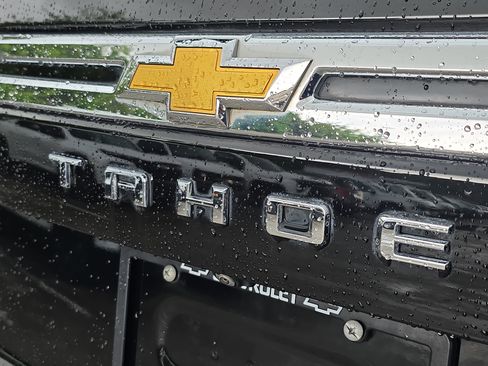 Used 2024 Chevrolet Tahoe LT RWD image 9
