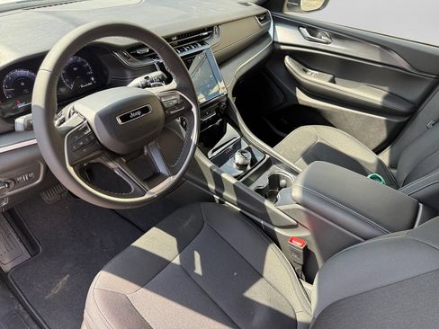 New 2026 Jeep Grand Cherokee Laredo AWD/4WD image 30