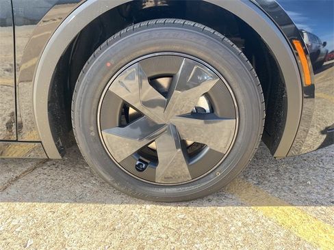 New 2026 Toyota Prius LE image 9