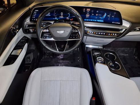 Certified 2024 Cadillac Lyriq Luxury image 15