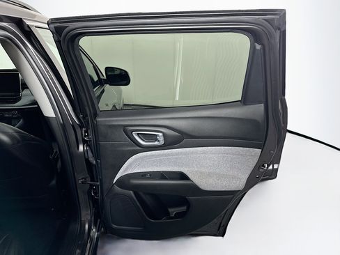 Used 2022 Jeep Compass Latitude image 28