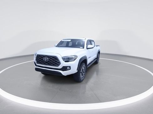 Used 2020 Toyota Tacoma TRD Off-Road w/ TRD Premium Off Road Package image 4