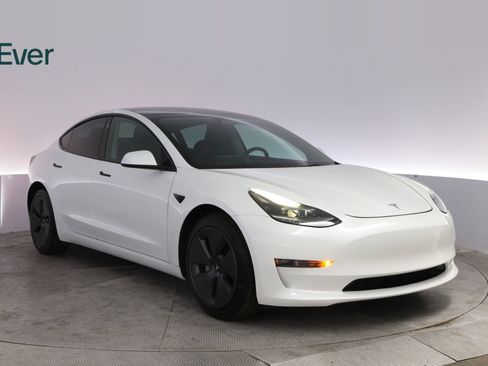 Used 2023 Tesla Model 3 Standard Range RWD image 13
