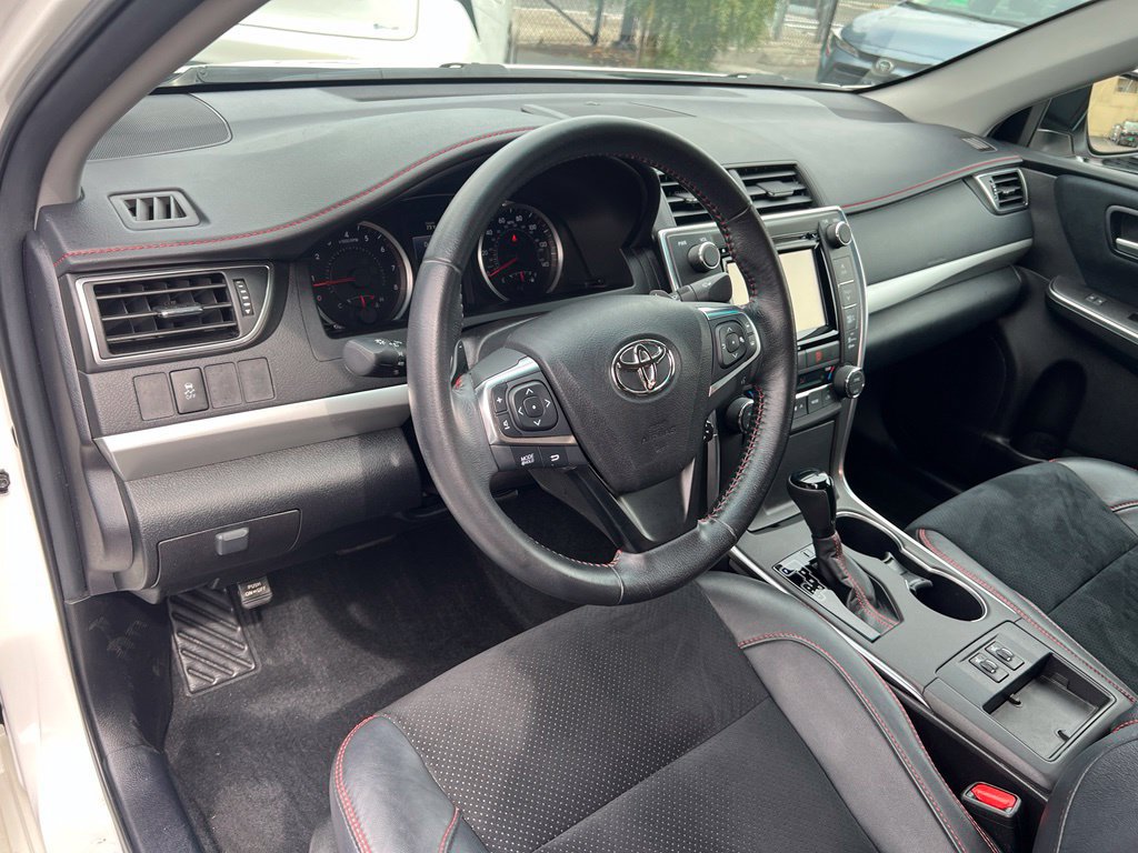 Certified 2016 Toyota Camry XSE FWD image 14