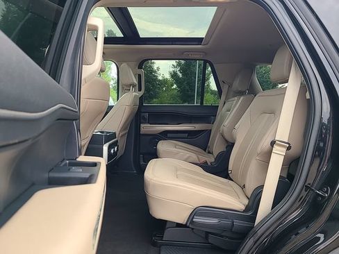 Used 2023 Ford Expedition Limited RWD image 27