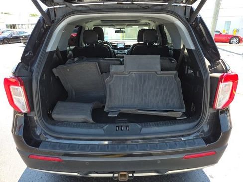 Used 2021 Ford Explorer XLT w/ Equipment Group 202A AWD/4WD image 28