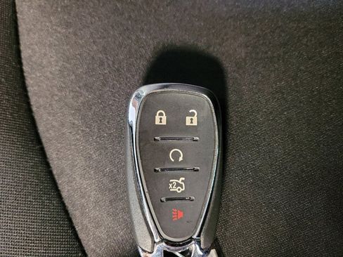 Used 2025 Chevrolet Malibu LT image 32