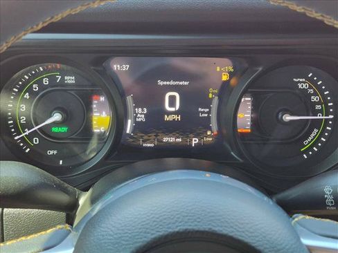 Used 2024 Jeep Wrangler Unlimited Sahara w/ Technology Group AWD/4WD image 11