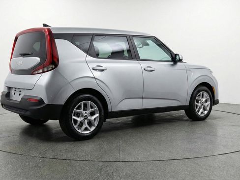 Used 2025 Kia Soul LX w/ LX Technology Package image 9