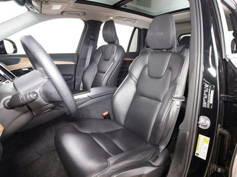Certified 2023 Volvo XC90 B6 Plus AWD/4WD image 19