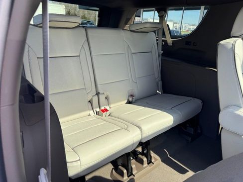 New 2026 GMC Yukon XL Denali w/ Sun & Power Step Package image 8