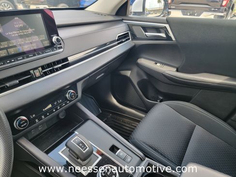 Used 2024 Mitsubishi Outlander ES image 24