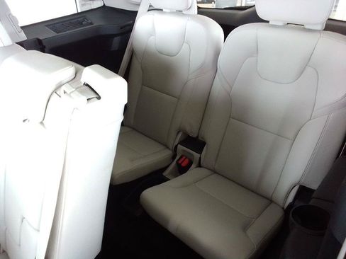 Used 2017 Volvo XC90 T6 Momentum w/ Vision Package AWD/4WD image 19