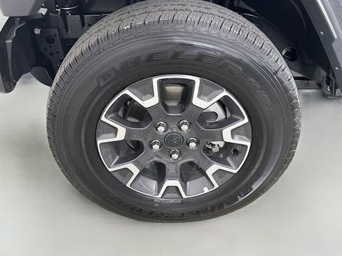 Used 2025 Jeep Gladiator Sport w/ Premium Package image 29