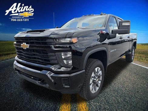 Used 2025 Chevrolet Silverado 2500 Custom w/ Custom Value Package image 1