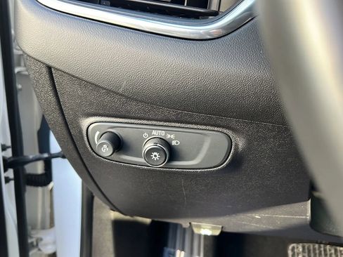 Used 2018 Chevrolet Equinox LT w/ Sun & Infotainment Package image 31