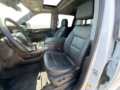 Used 2024 Chevrolet Silverado 1500 LT Trail Boss w/ LT Trail Boss Premium Package AWD/4WD image 13