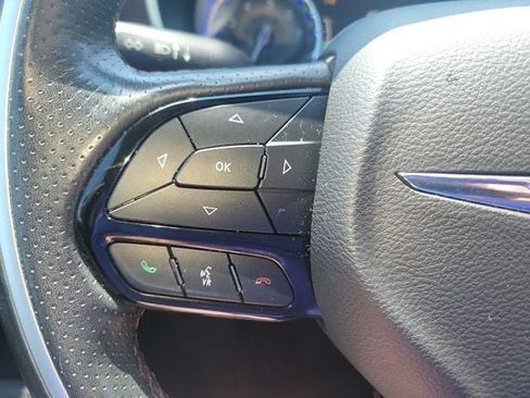 Used 2020 Chrysler Pacifica Limited FWD image 20