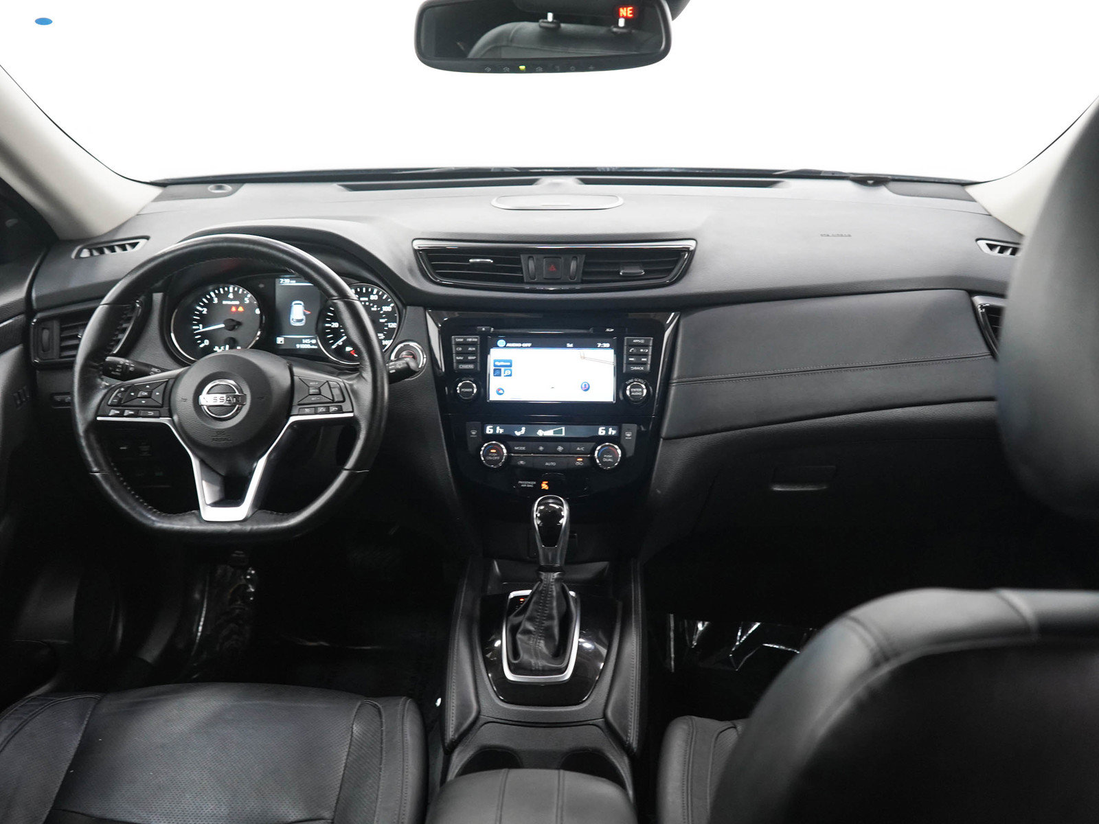Used 2017 Nissan Rogue SL AWD/4WD image 12