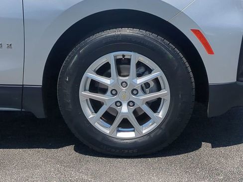 Used 2022 Chevrolet Equinox LS FWD image 11