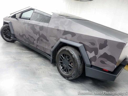 Used 2024 Tesla Cybertruck Cyberbeast AWD/4WD image 11