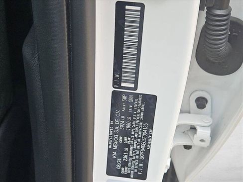 Used 2025 Kia K4 EX image 25